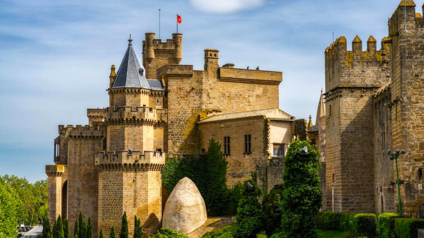 El palacio real mejor conservado de España: con yacimientos romanos, galerías medievales y perfecto para una escapada