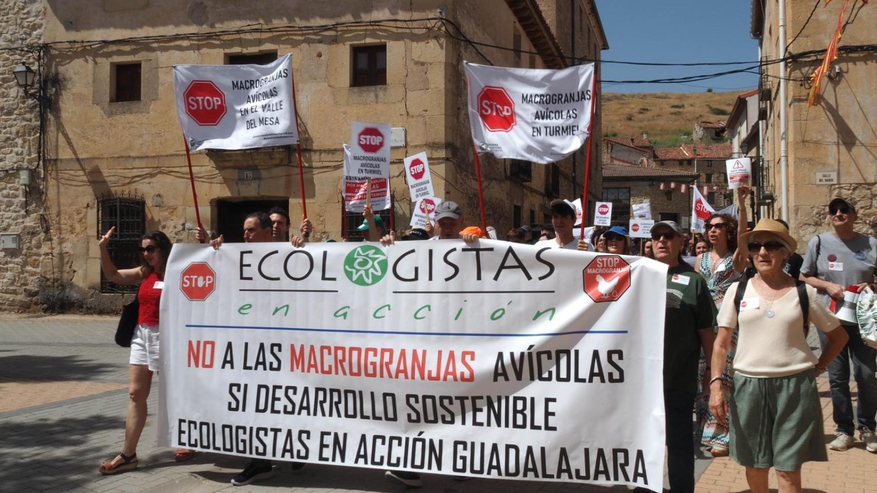 Protestas contra la macrogranja. 