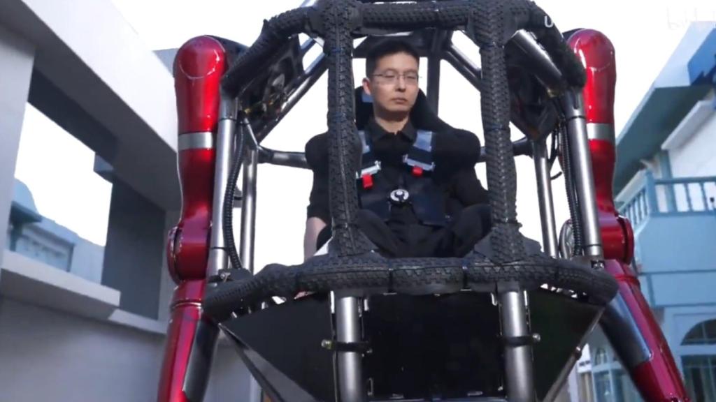 EL CEO de Unitree en el Mecha.jpg