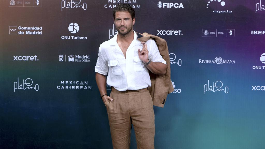 Maxi Iglesias en los Premios Platino 2026.