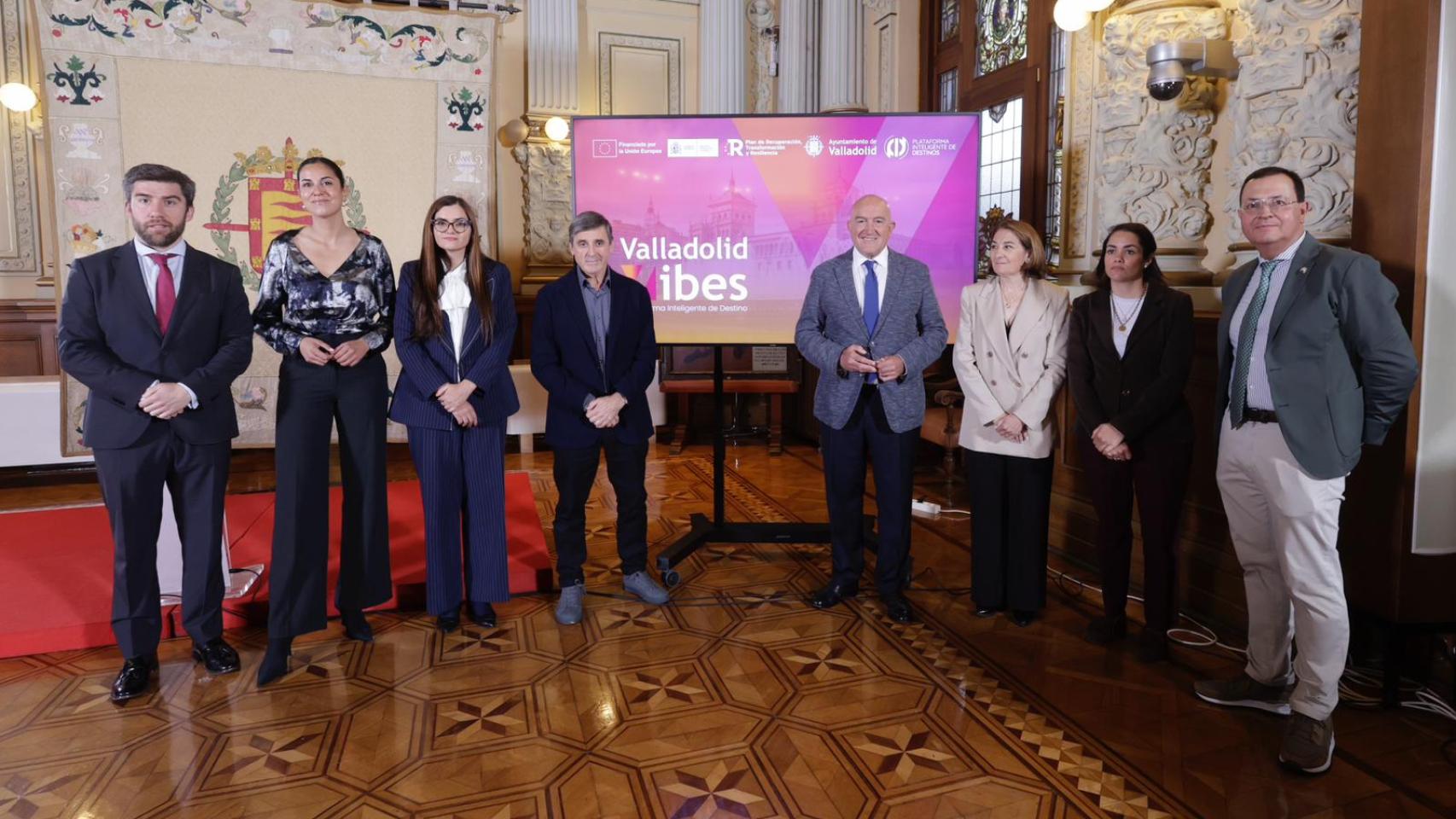 El alcalde de Valladolid, Jesús Julio Carnero, durante la presentación de la Plataforma Vibes, este lunes en el Ayuntamiento de la capital vallisoletana