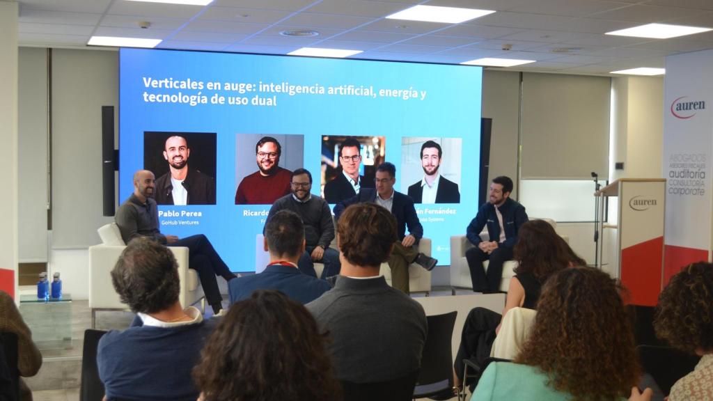 Pablo Perea (GoHub Ventures), Ricardo Román (Fracttal), Iker Marcaide (Matteco) ​y Julián Fernández (Fossa Systems), en otra de las mesas celebradas en el evento.