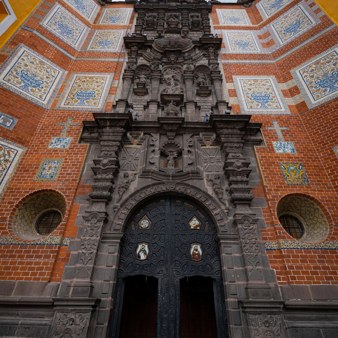 Fachada del Convento de San Francisco en Puebla.