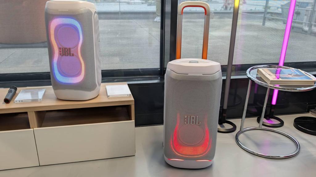 JBL PartyBox 330 y JBL PartyBox 130.