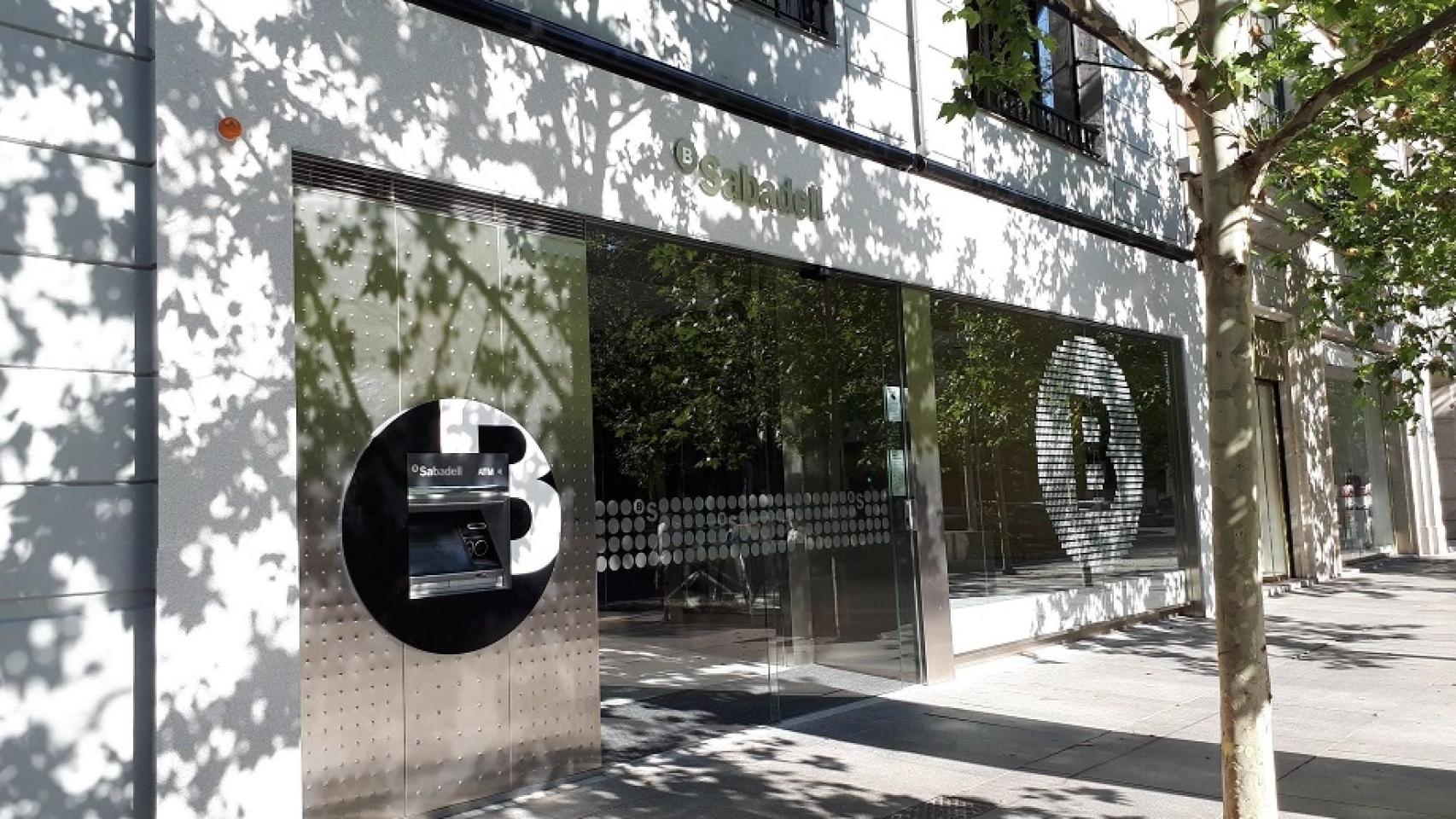 Oficina de Banco Sabadell en Serrano, 18, Madrid.