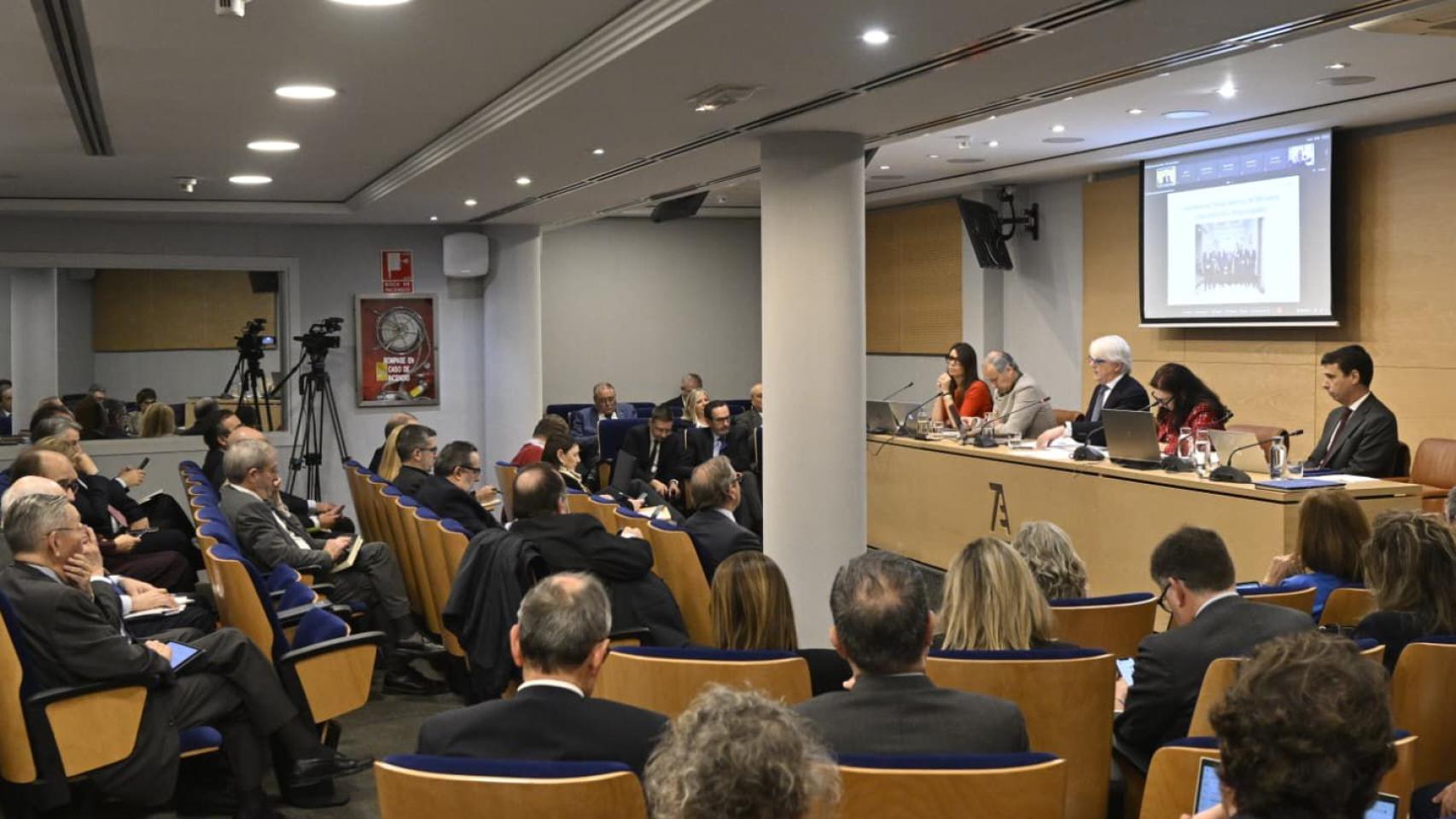 Imagen de archivo del pleno del Consejo General de la Abogacía, presidido por Salvador González./