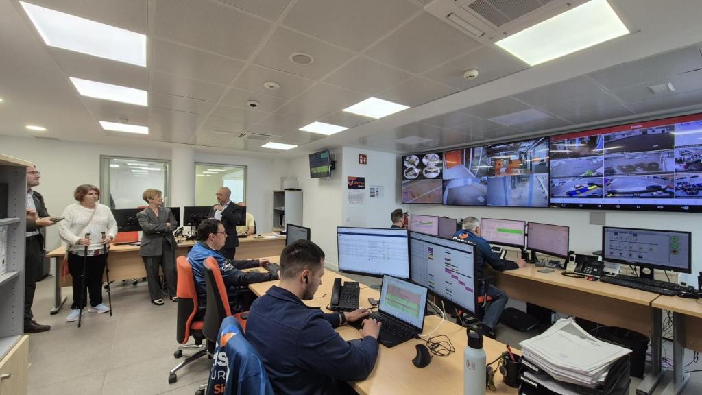 Visita de la consejera Marián Cano a la empresa Laurentia Technologies.