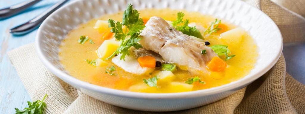 Guiso de pescado y patatas.