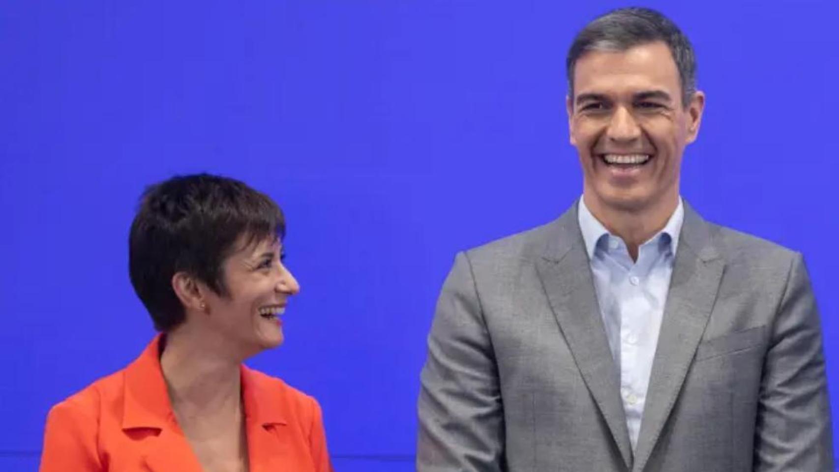 Isabel Rodríguez, ministra de Cultura y Peddro Sánchez. 