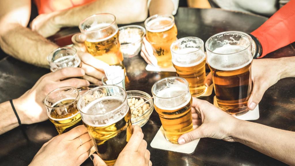 Unas cervezas.