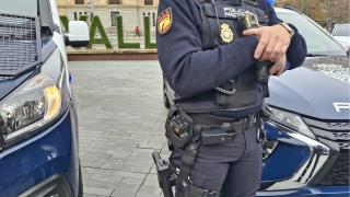 Un agente de la Policía Nacional en Valladolid