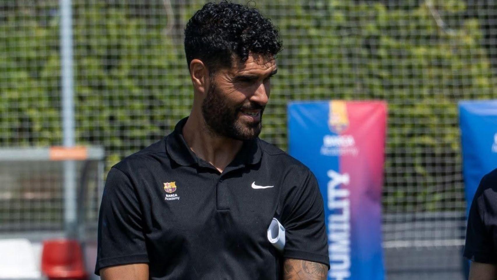Javi Angeriz, entrenador del Victoria CF femenino.
