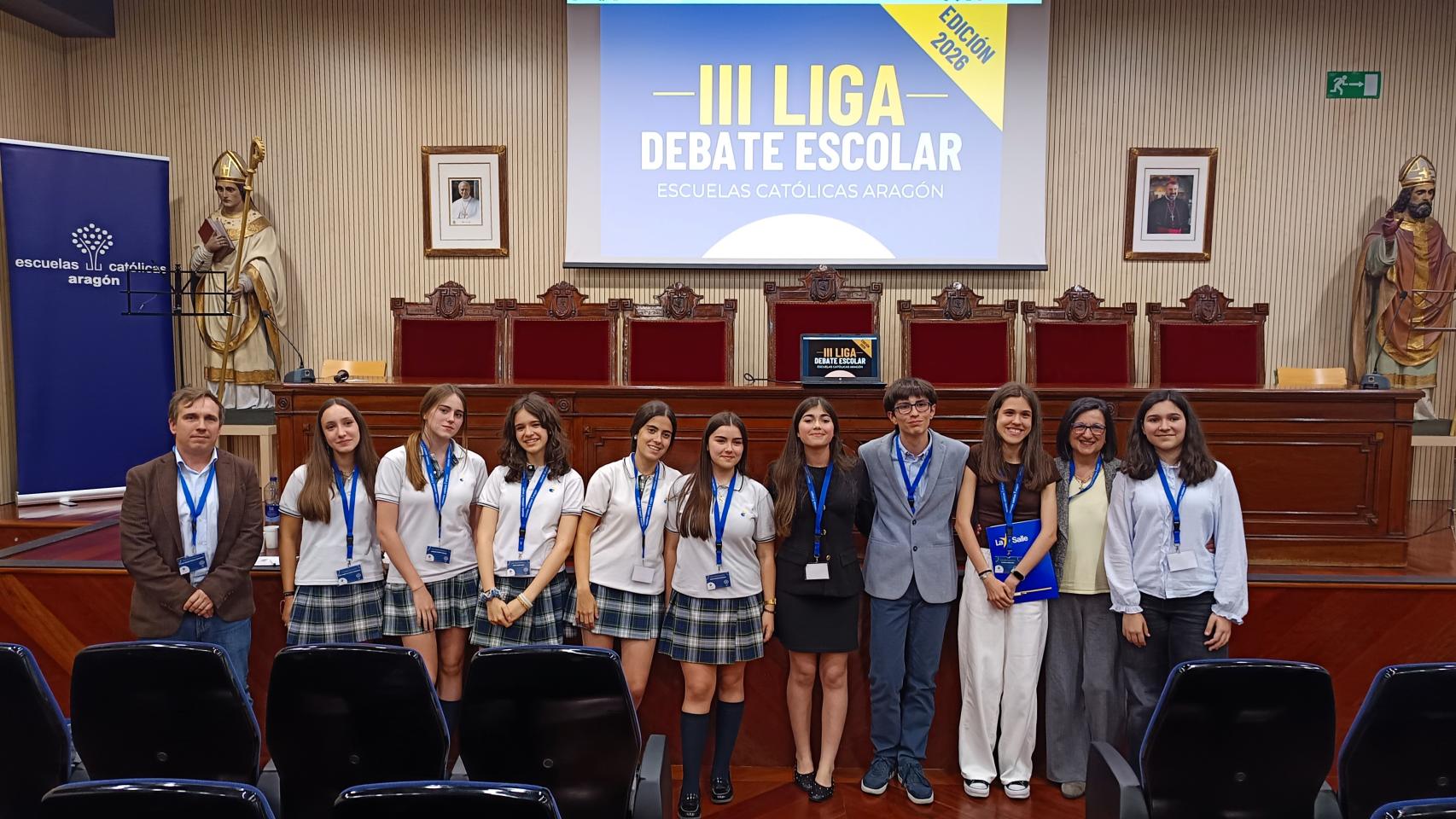Equipo Condes, campeones de la III Liga de Debate de Escuelas Católicas de Aragón. 