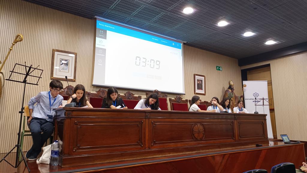 Ambos colegios demostraron una altísima capacidad de debate y oratoria.