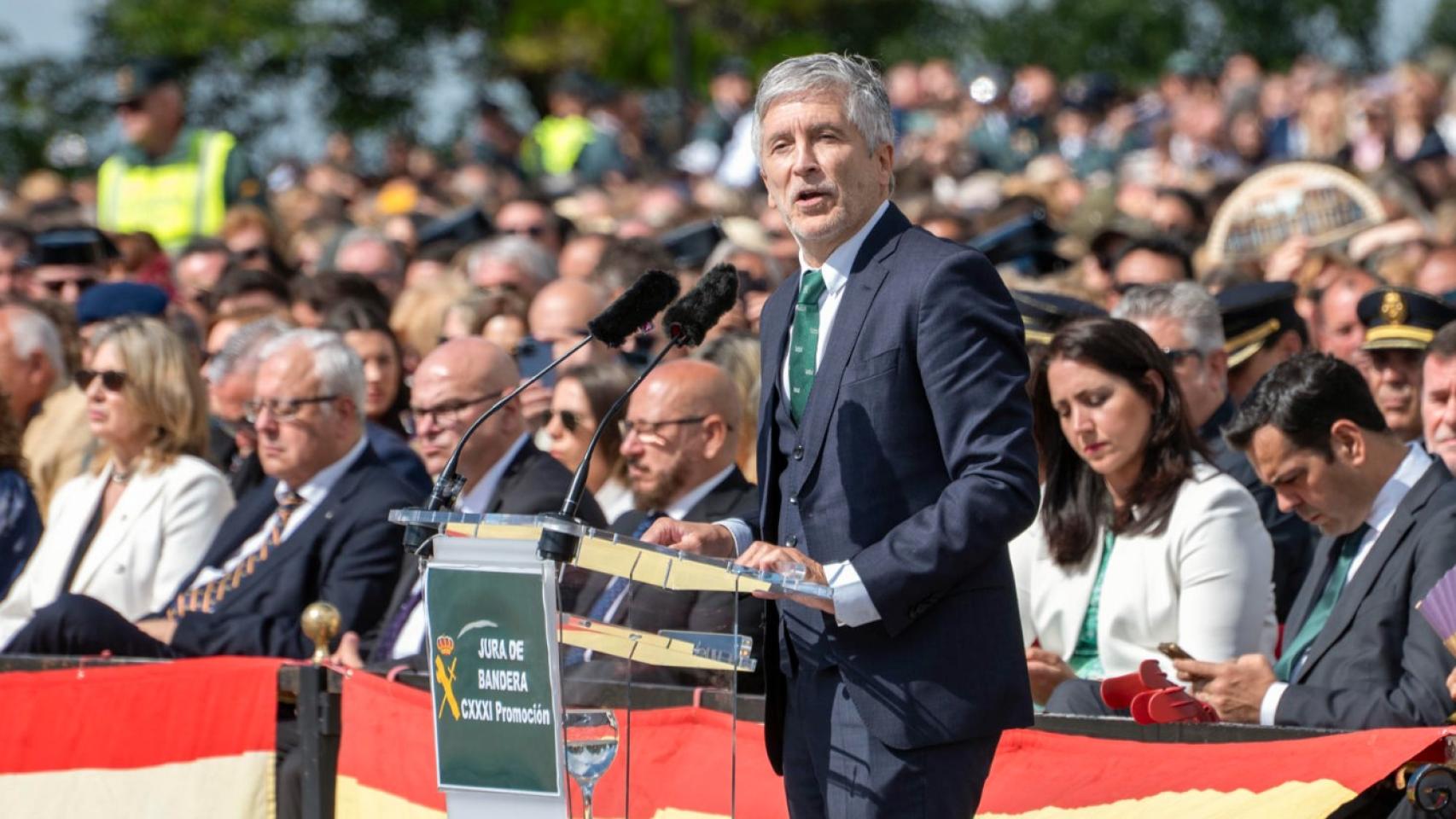 Fernando Grande-Marlaska, junto a la directora de la Guardia Civil este miércoles en Baeza (Jaén).