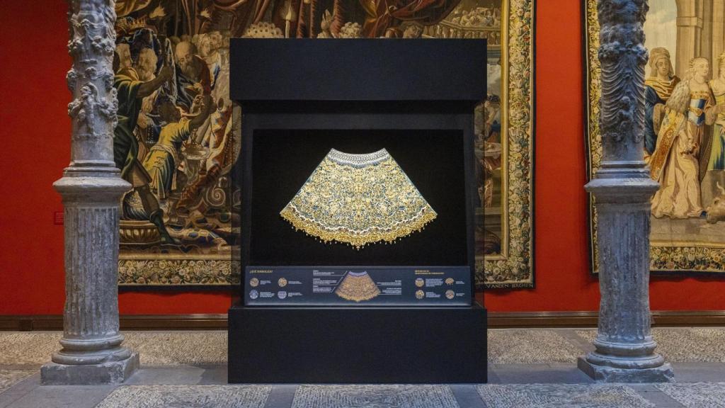 Manto ofrecido a la Virgen del Pilar. Fundación Ibercaja.