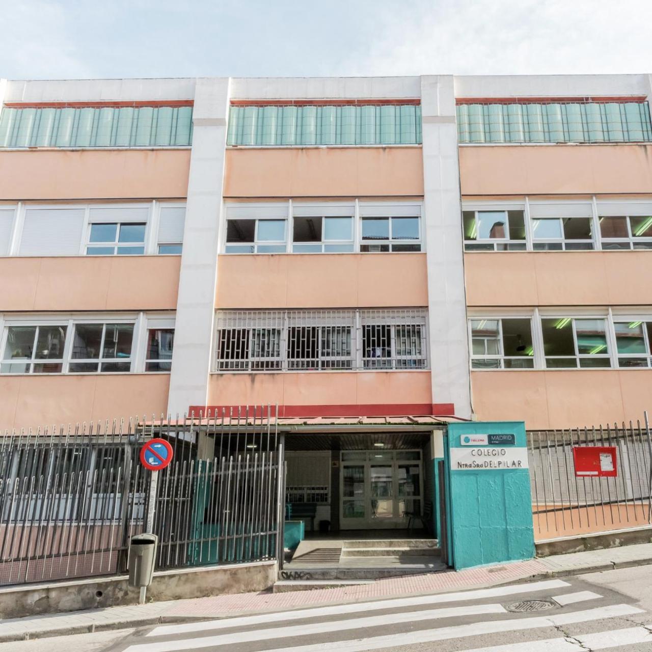 La fachada del colegio Trilema El Pilar.
