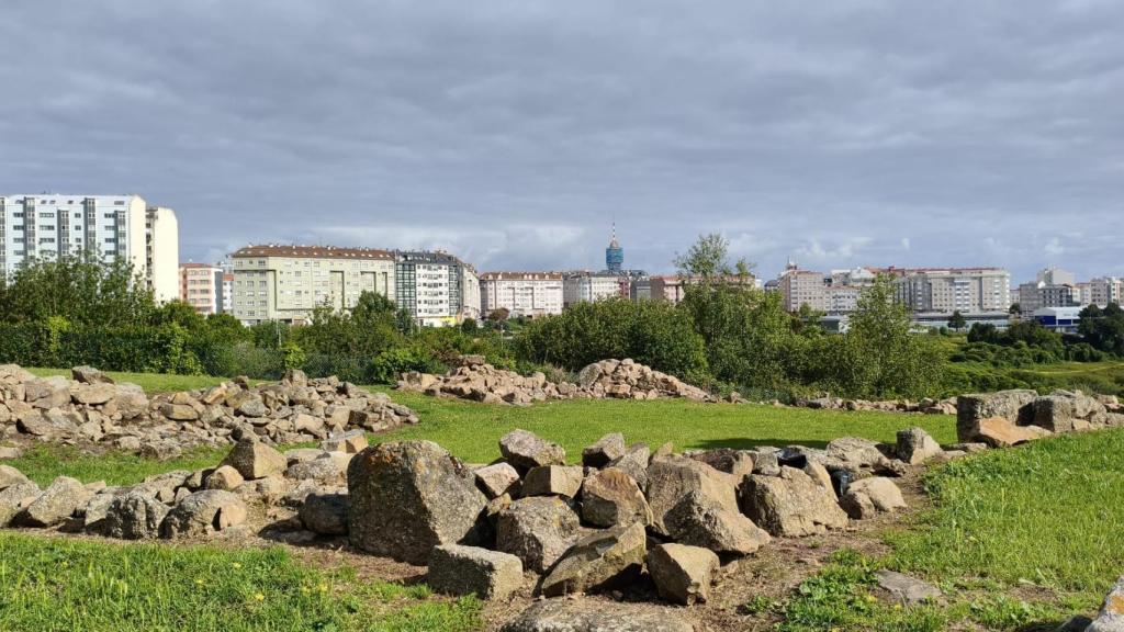 Restos de piedras del castillo de Eirís