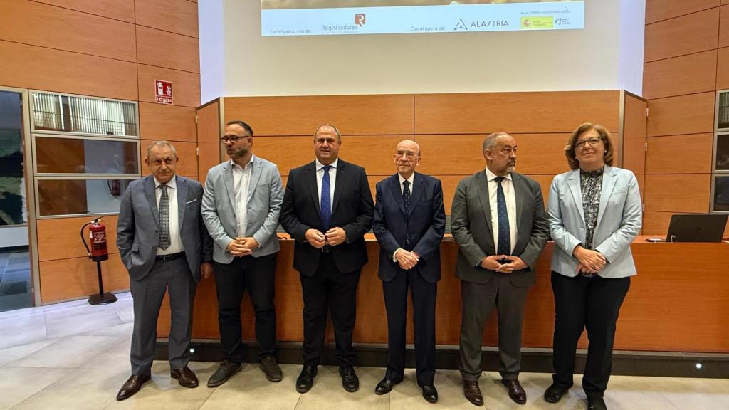 El consejero Martínez Lizán, durante la jornada en la que presentó los resultados de la apuesta por la digitalización del sector agrario de Castilla-La Mancha.