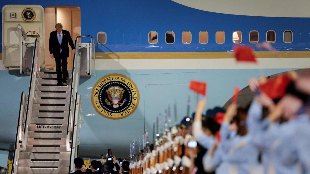La recepción a Donald Trump en el aeropuerto de Pekín.