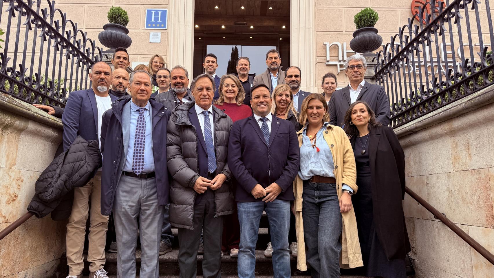 Reunión de los hoteleros con el alcalde de Salamanca, Carlos García Carbayo.
