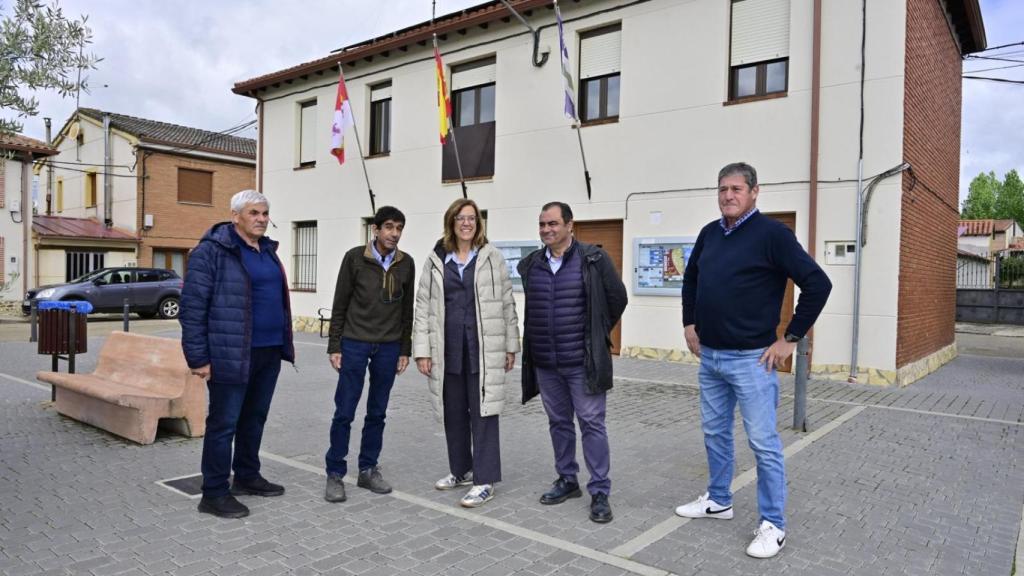 La presidenta de la Diputación de Palencia, Ángeles Armisén en Renedo de la Vega.