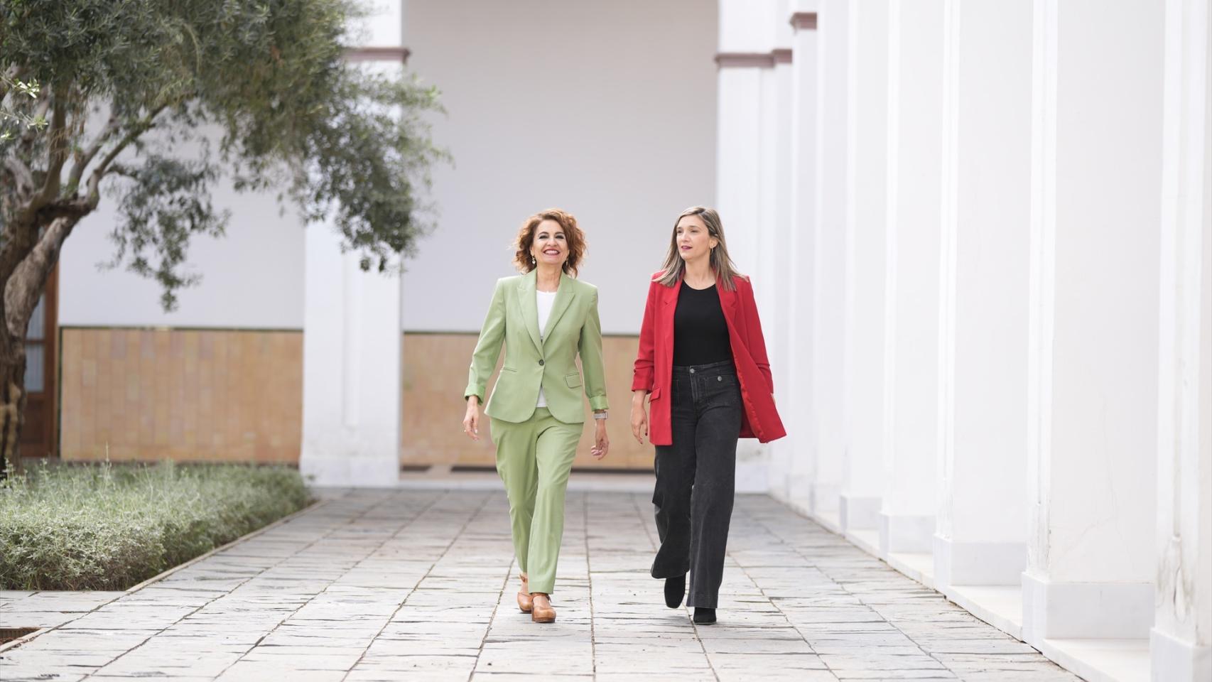 Imagen de la secretaria general del PSOE-A, María Jesús Montero, junto a la portavoz parlamentaria, María Márquez. 