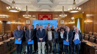 El presidente de la Diputación de Zamora, Javier Faúndez Domínguez, con los alcaldes beneficiarios del Plan de Emergencia de Abastecimiento de Agua.