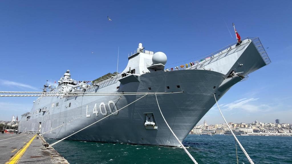 Exterior del TCG Anadolu
