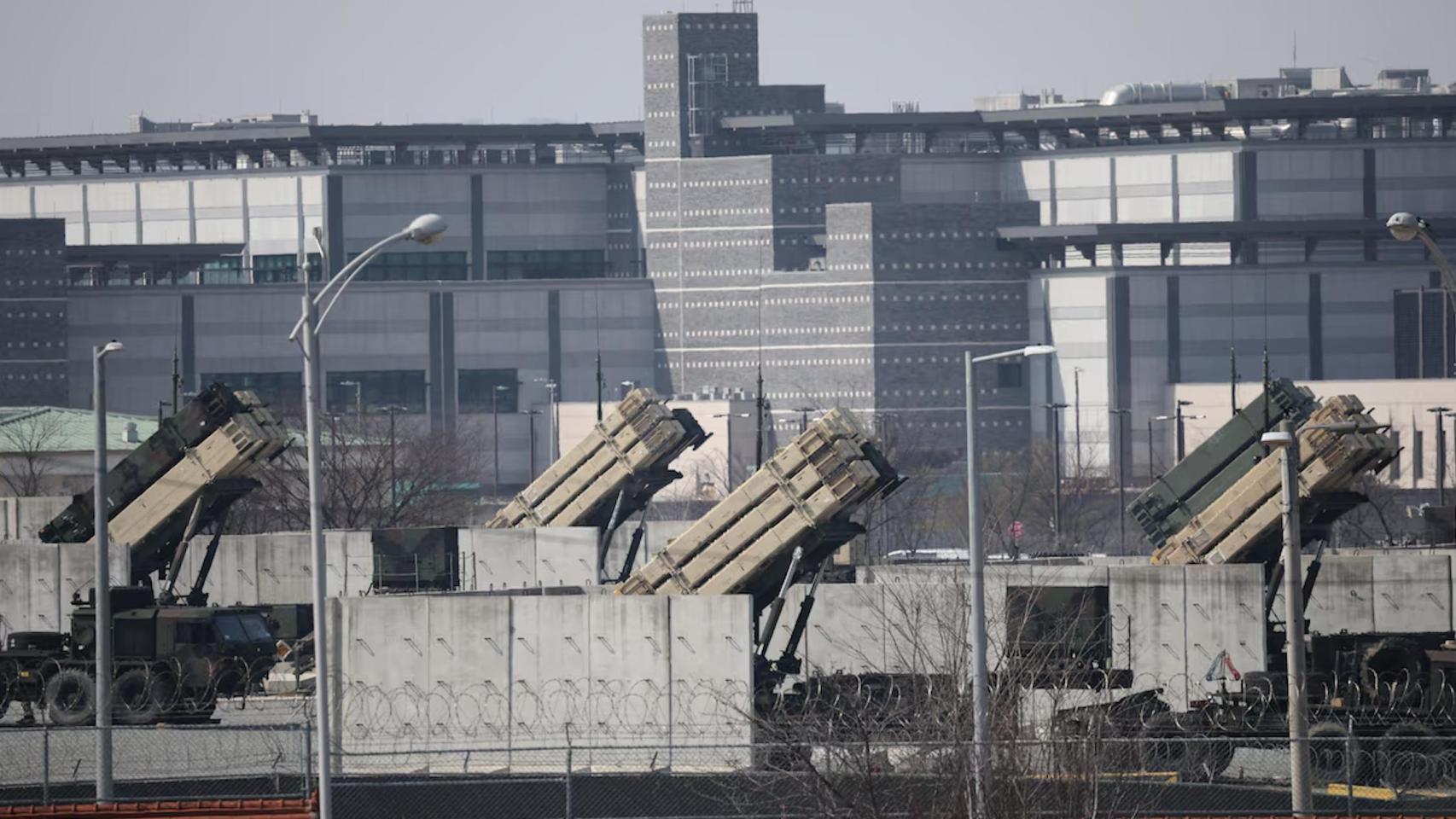Sistemas de defensa antimisiles Patriot de EEUU en una base del ejército estadounidense en Pyeongtaek. Corea del Sur.