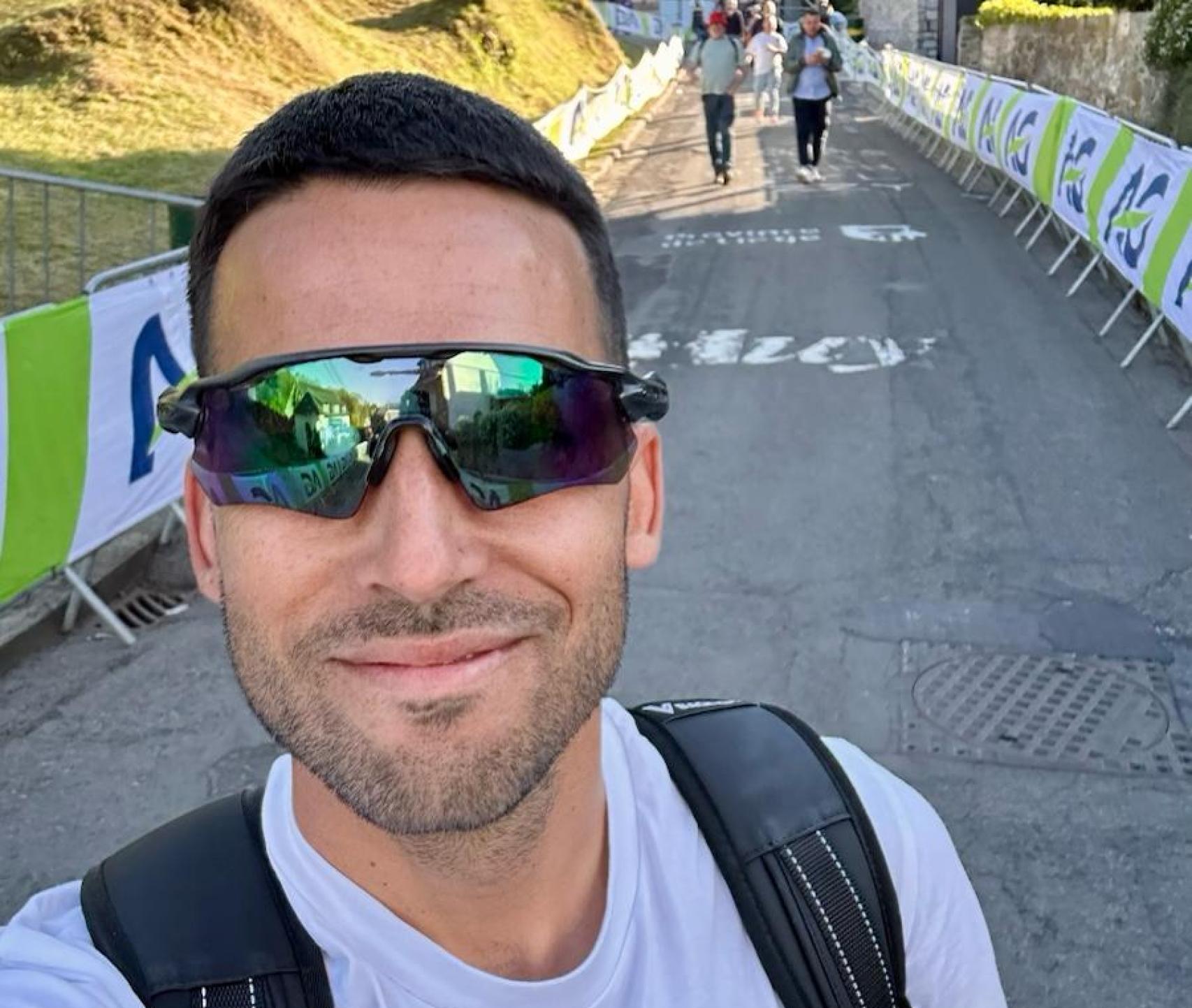Fran Escolà, entrenador de Paula Blasi, en el muro de Huy.