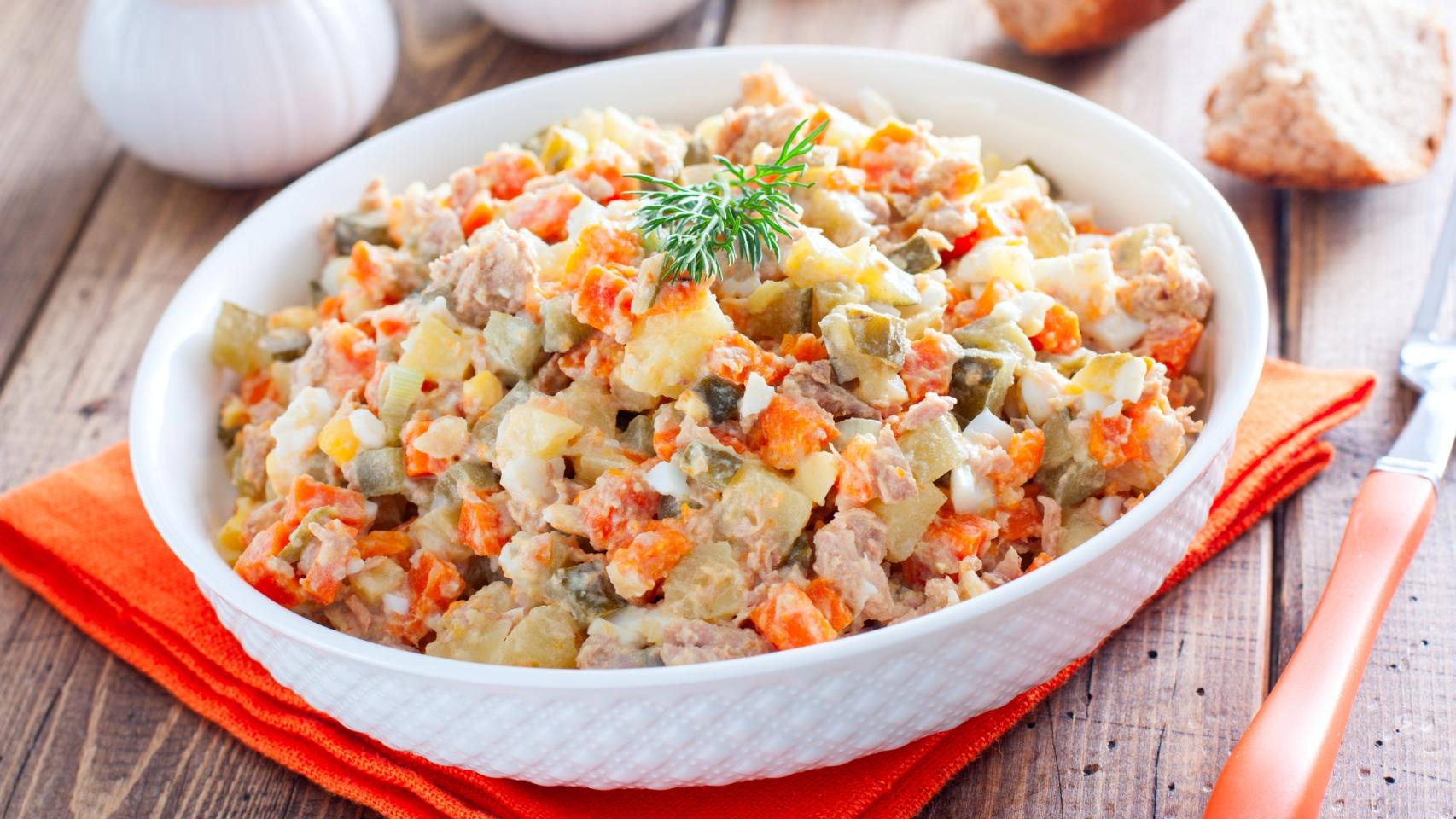 Un  plato de ensaladilla rusa