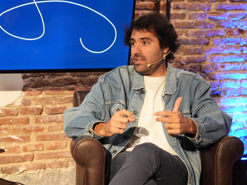 El escritor y periodista, durante una de sus intervenciones.
