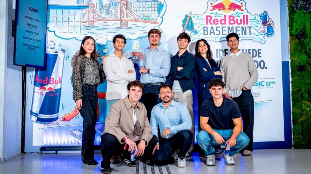 Equipo de BioSoil, el proyecto de biología sintética aplicada a la recuperación de suelos agrícolas degradados surgido en el laboratorio Synthetic Biology and Biosystems Control Lab (SB2CL) de la UPV.