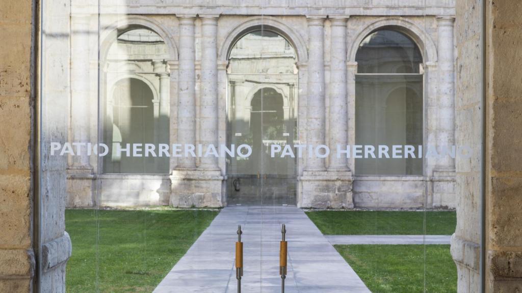 El patio interior del Museo Patio Herreriano de Valladolid