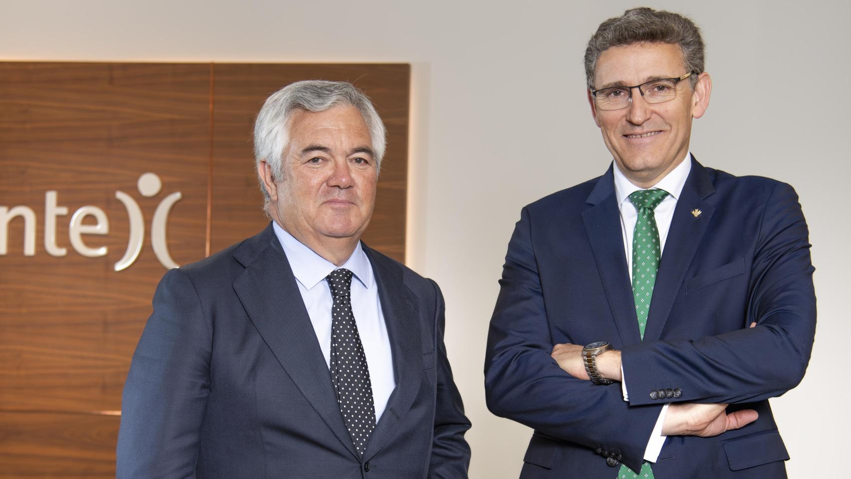 El director general de Eurocaja Rural, Víctor Manuel Martín López, y del presidente de Abante, Santiago Satrústegui