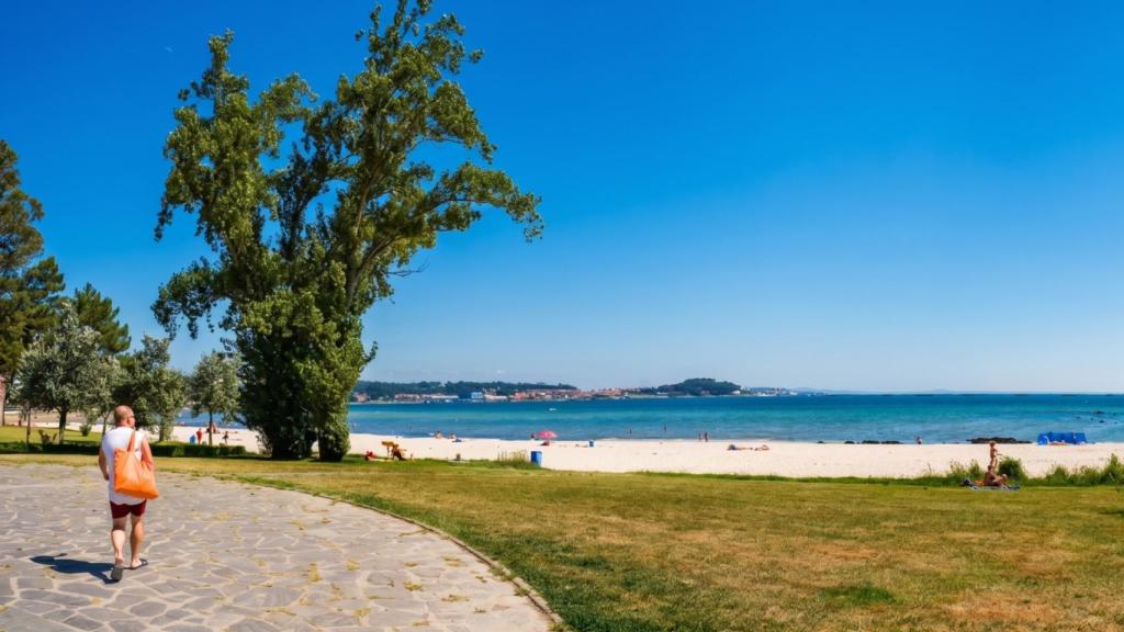 Paseo marítimo de la playa de Barraña
