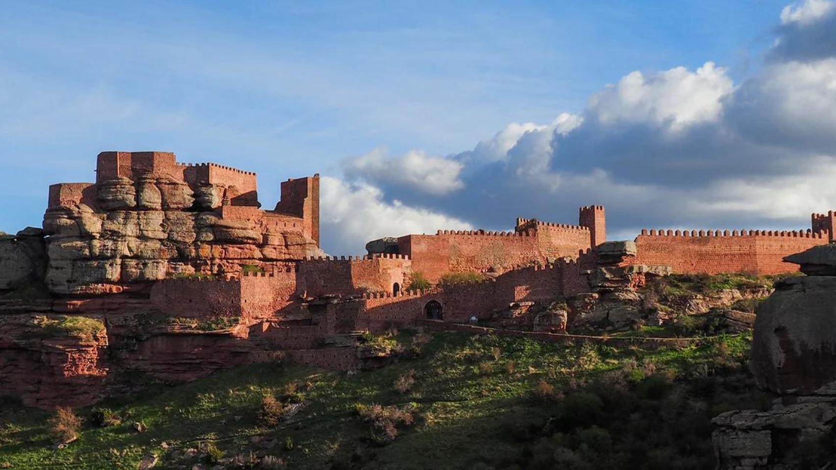 Castillo de Peracense al atardecer.