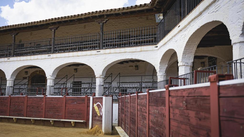 Detalles de la plaza de toros hexagonal de Almadén.