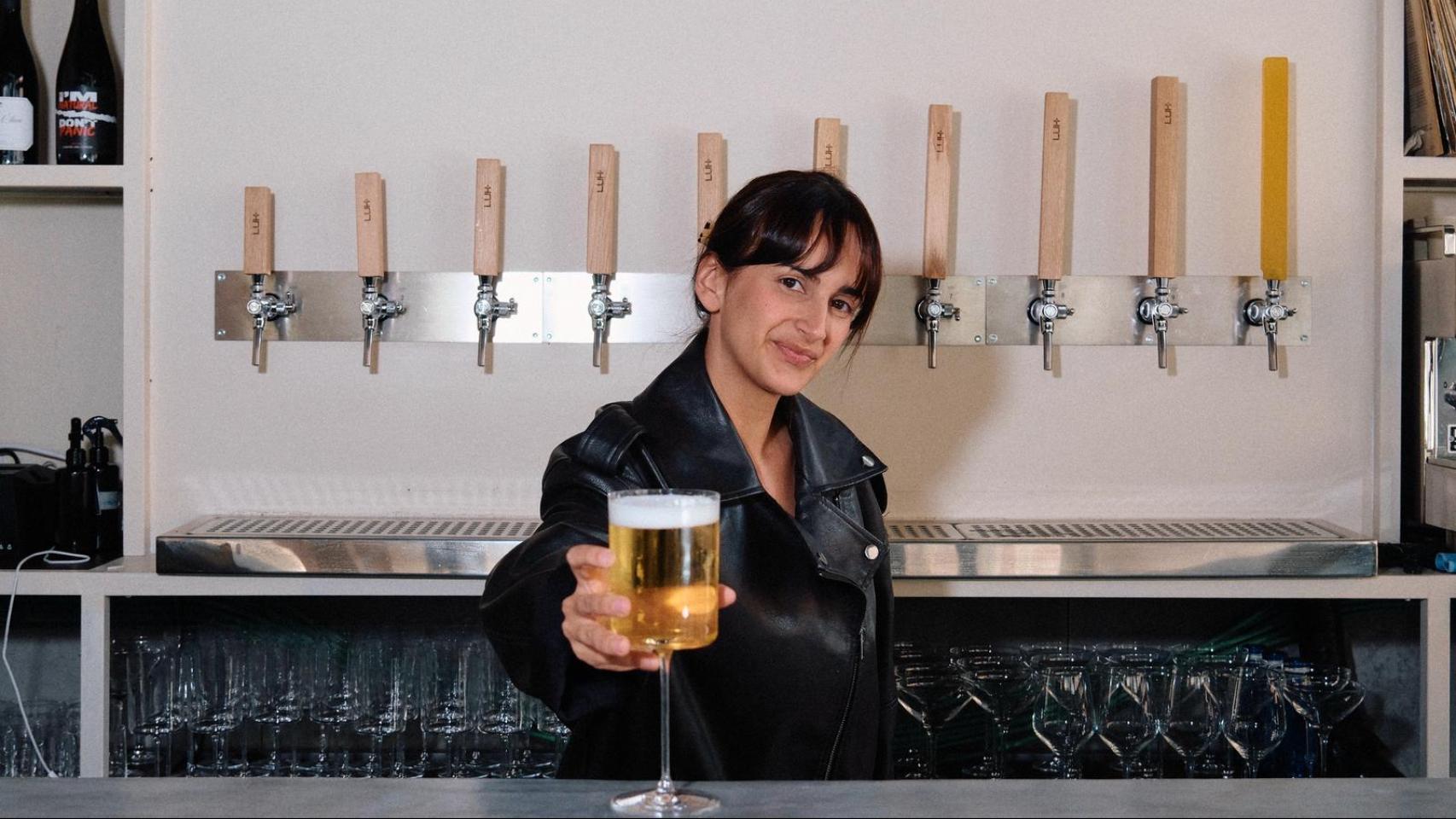 Lucía Arenzana en la barra de LUK1, este miércoles. 