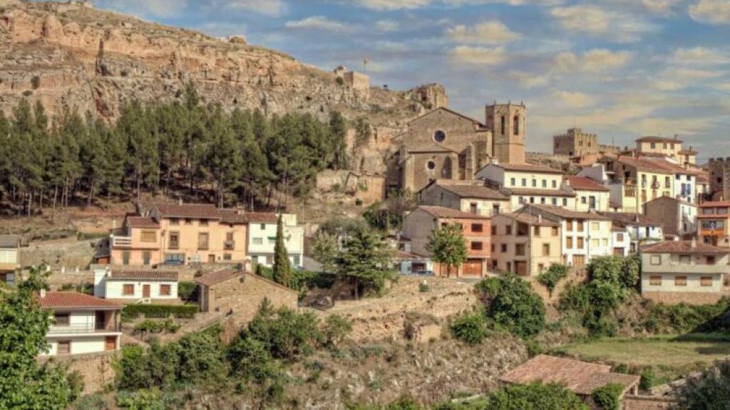 Uno de los pueblos más bonitos de España: está en Valencia y no se caracteriza por sus paisajes marítimos. 