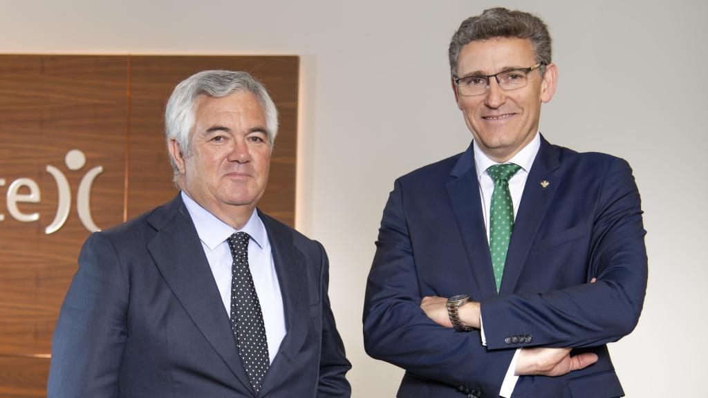 Santiago Satrústegui, presidente de Abante y Víctor Manuel Martín, director general de Eurocaja Rural.