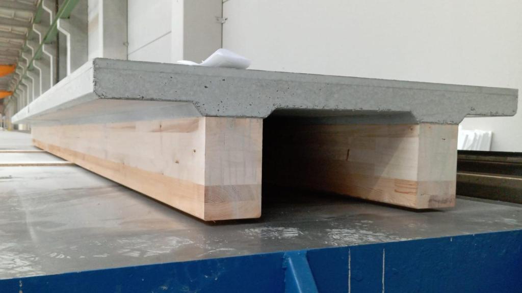 Prototipo de producto prefabricado mixto madera-hormigón.