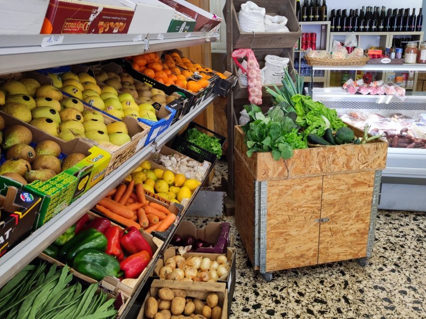 Fruta y verdura en el interior de A Casa Galega.