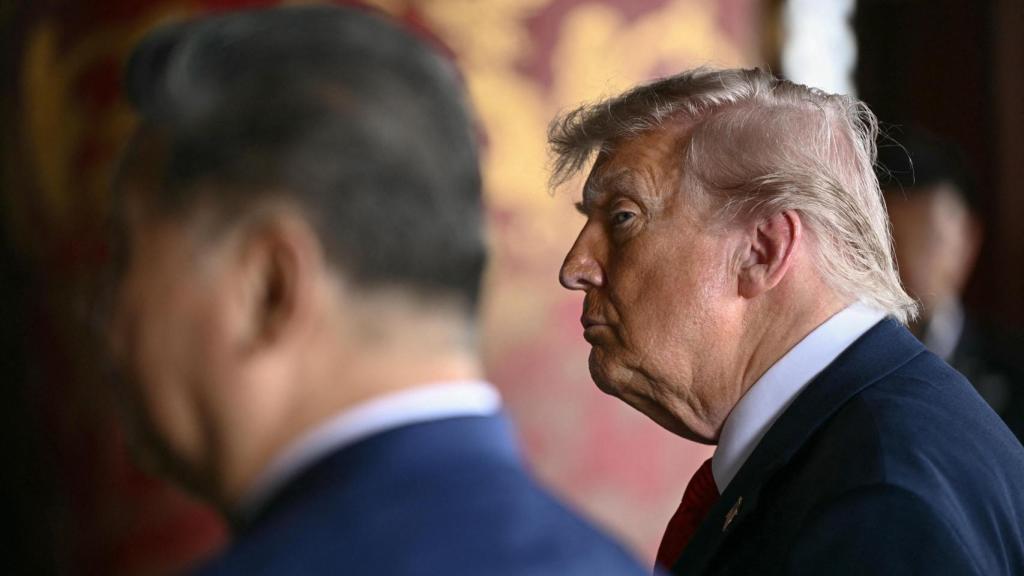 Donald Trump durante la visita al Templo del Cielo.