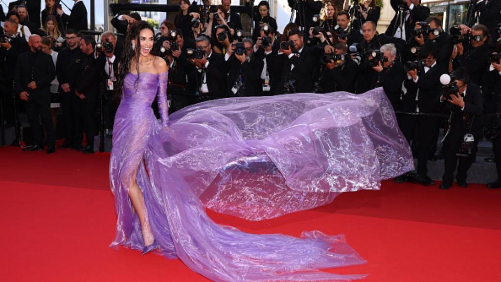 Vestido lila de Gucci.