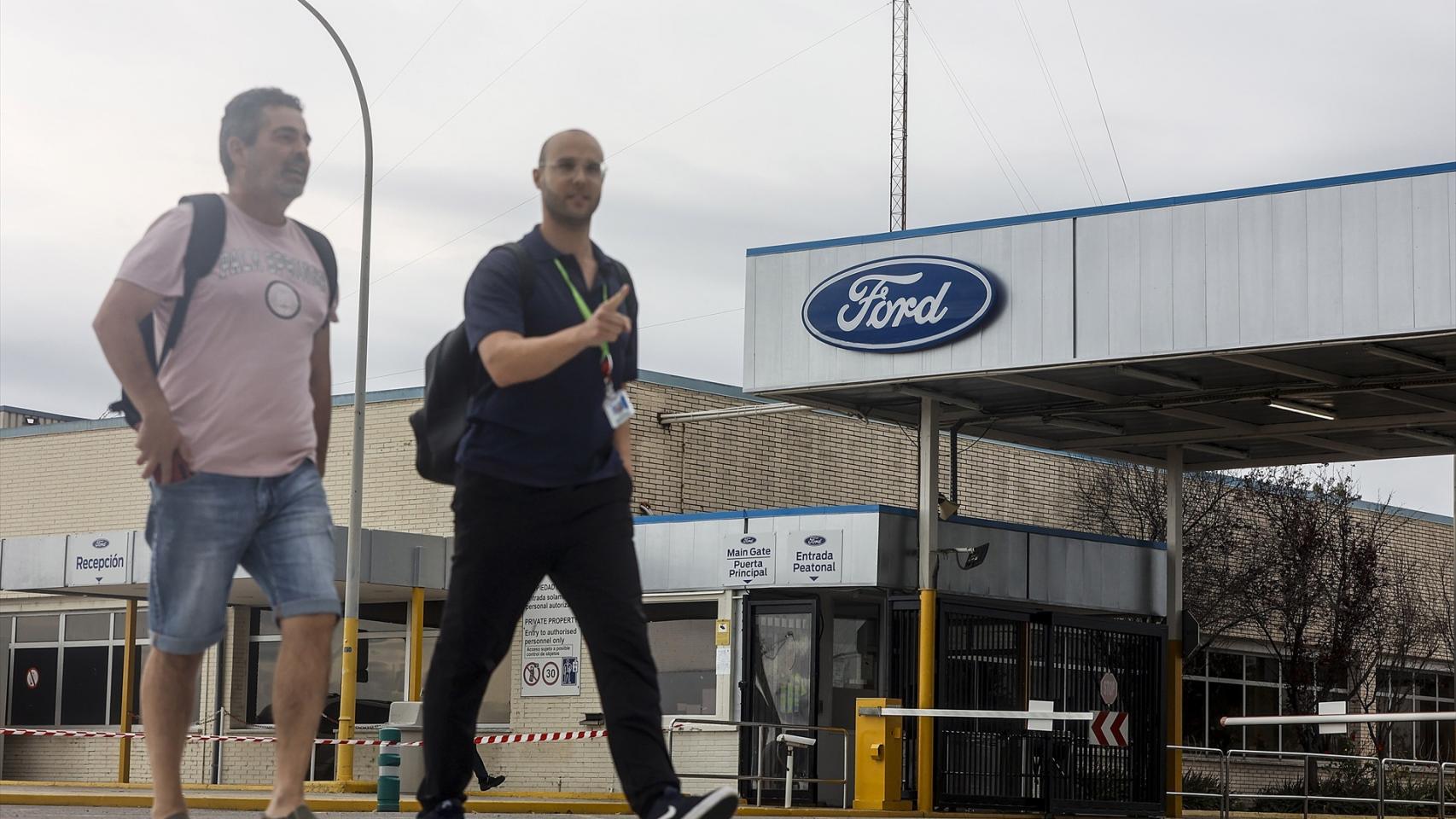 Trabajadores en la fábrica de Almussafes. Rober Solsona / Europa Press