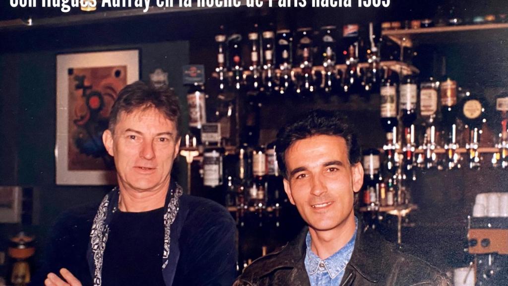 Imgen de su juventud junto a Hugues Aufray.
