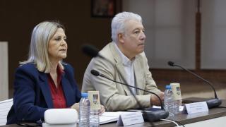La consellera de Educación, Carmen Ortí, y el secretario autonómico, Daniel McEvoy. Ana Escobar / Efe