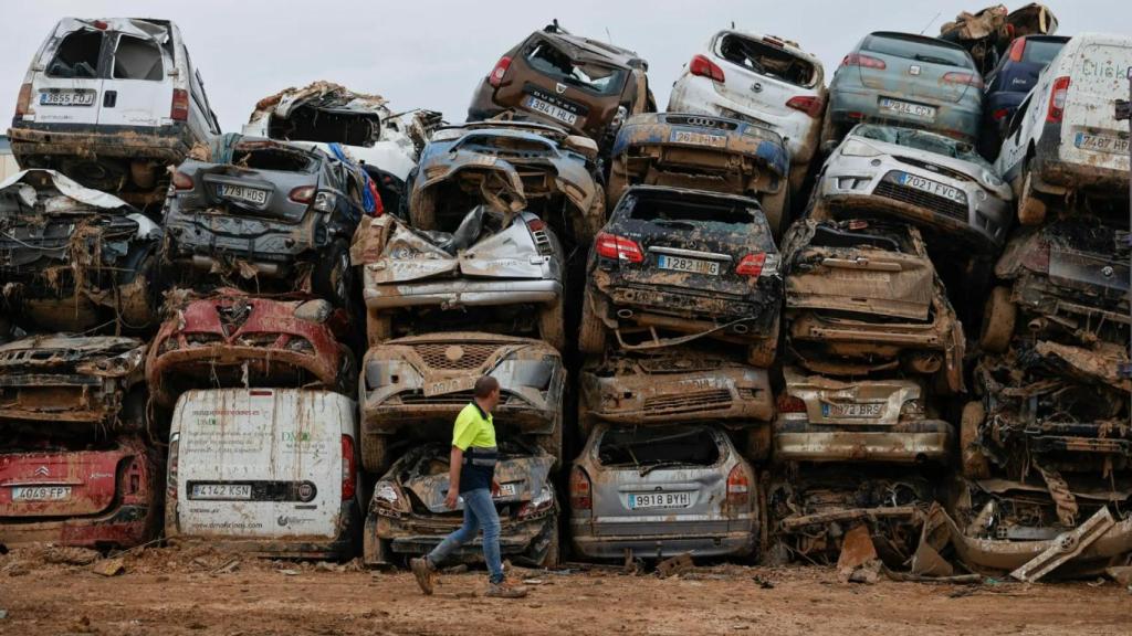 Coches arrasados por la dana de Valencia de octubre de 2024. EFE
